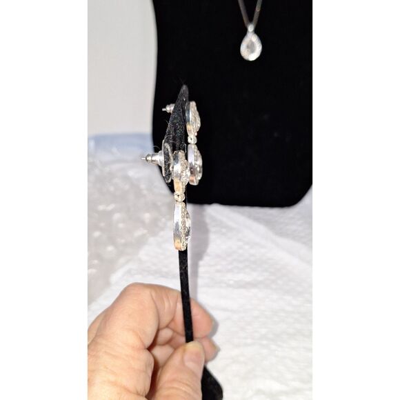 A Women's Rhinestone Jewelry Set Necklace Earrings Bracelet Elegant Sparkly - Picture 14 of 16